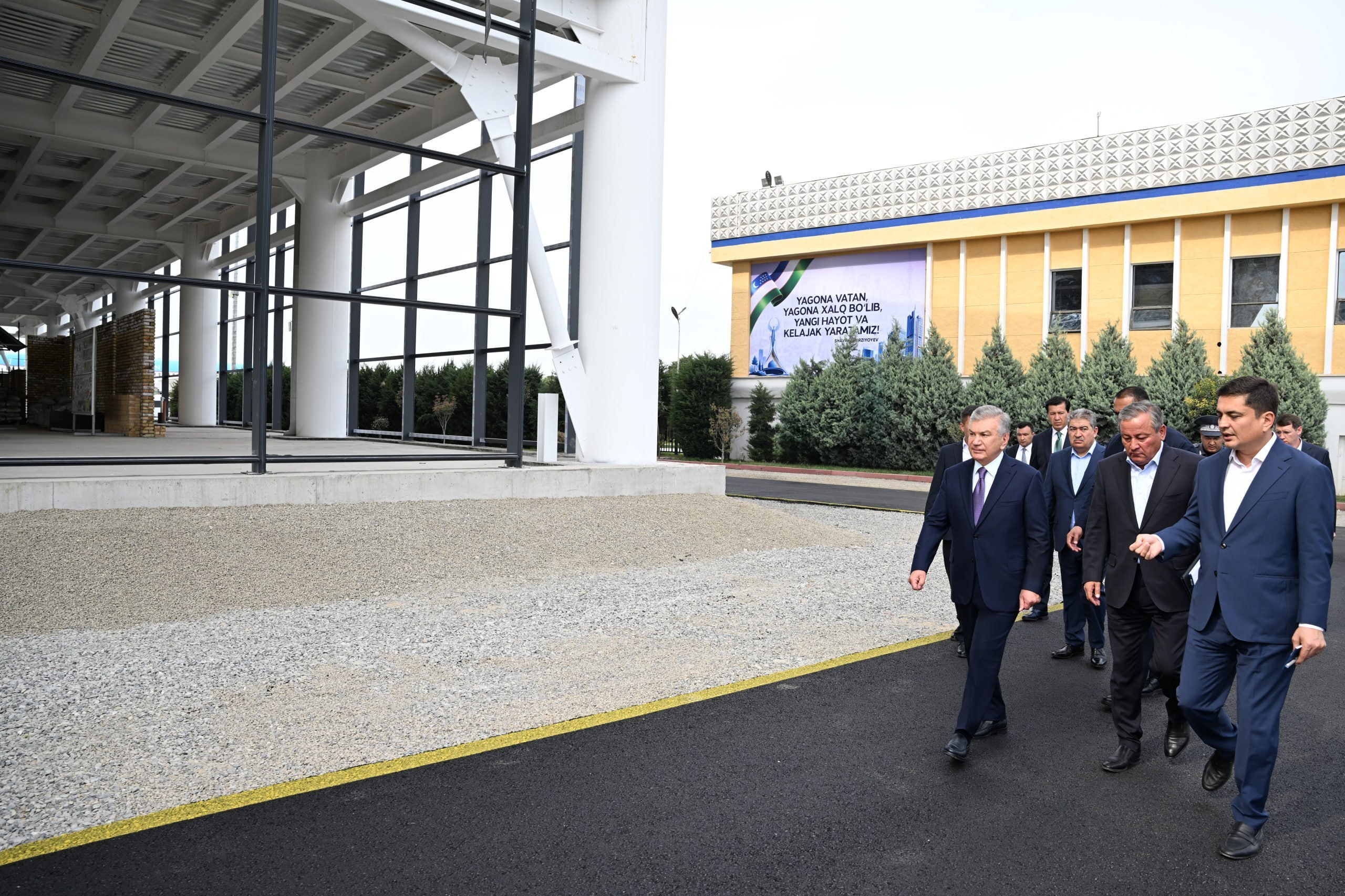 Shavkat Mirziyoyevning Andijon viloyatiga tashrifi boshlandi