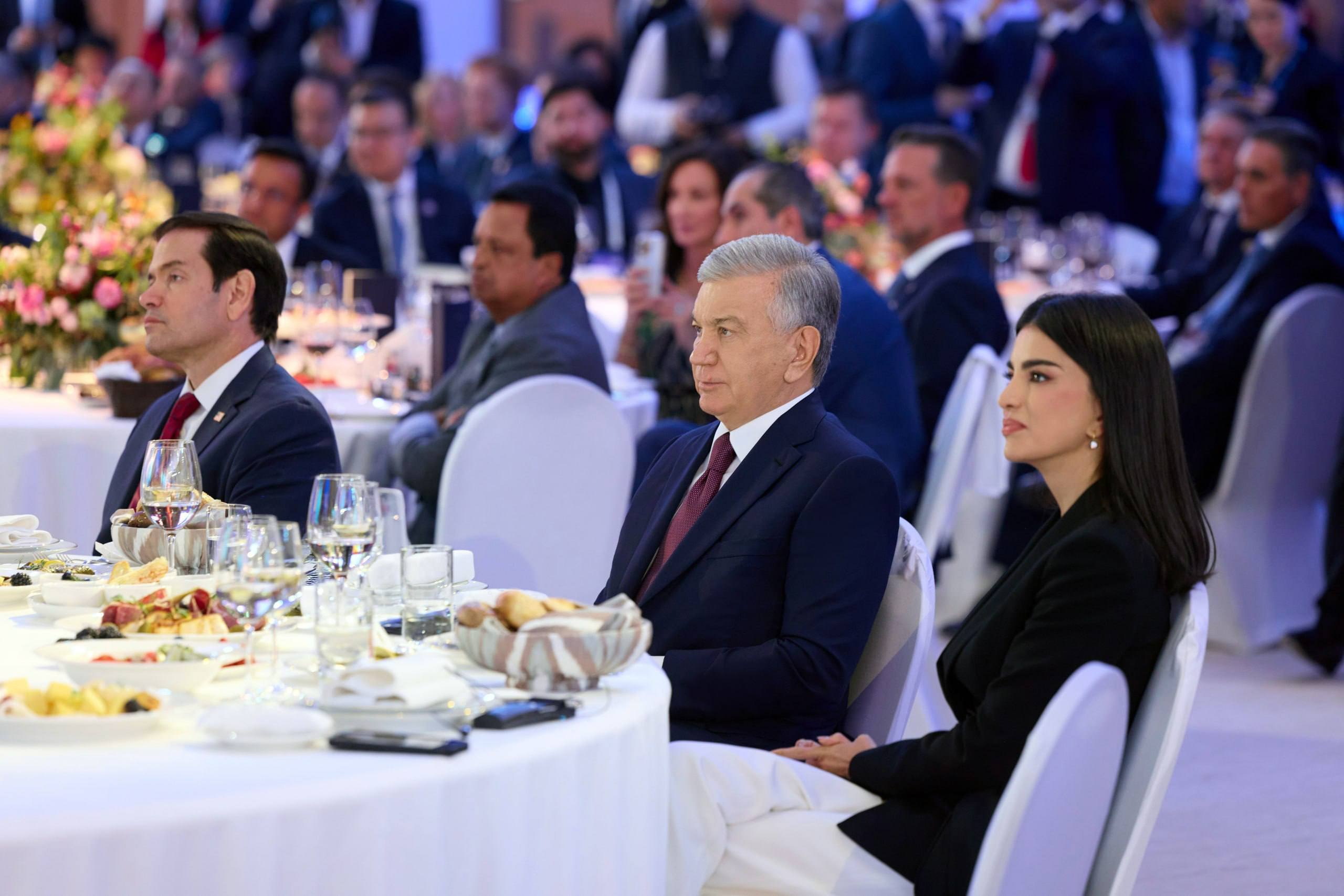 Oʻzbekiston va AQSh 12 mlrd dollarlik kelishuvlar imzoladi