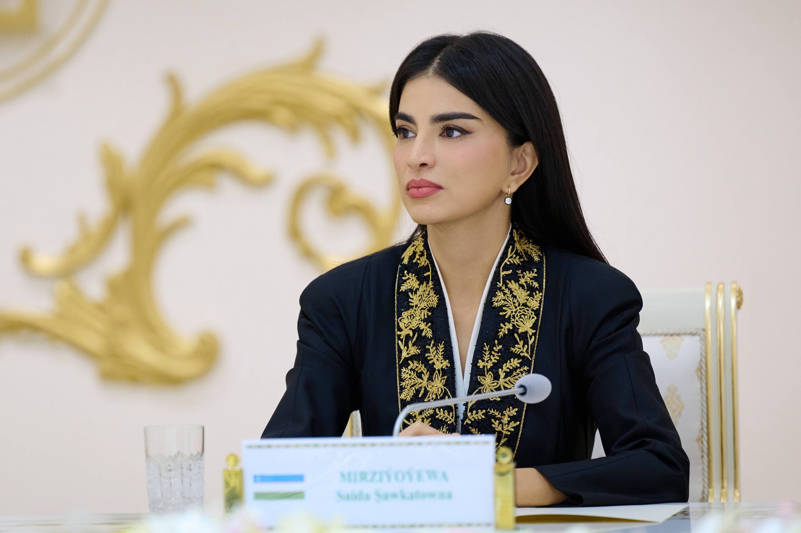 Саида Мирзиёева Ашхободда Огулжаҳон Атабаева ва Лайло Алиева билан учрашди
