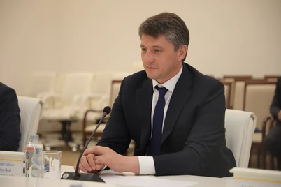 Shavkat Umurzoqov oʻqituvchilar uchun 2 mlrd soʻm ajratadi