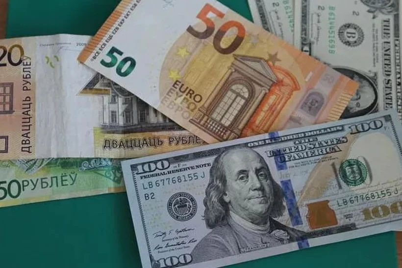 Oʻzbekistonda dollar kursi pasaydi