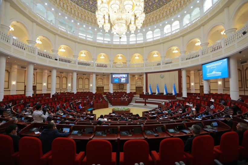 Ўзбекистоннинг 2023 йилга прогноз қилинган бюджет даромади ва қарзи маълум қилинди