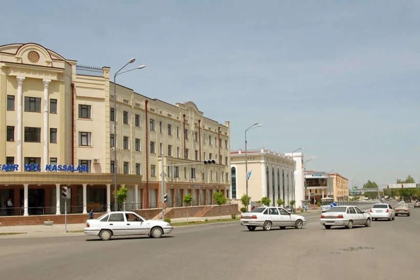 Самарқандда Янги йил байрами муносабати билан айрим кўчаларда автомобиллар ҳаракати чекланади