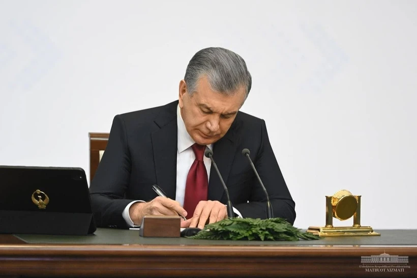 Шавкат Мирзиёев қатор ички ишлар ходимларини тақдирлади