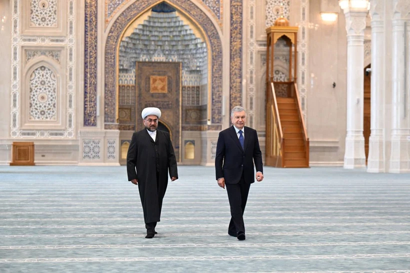 Prezident Shavkat Mirziyoyev Samarqandga bordi