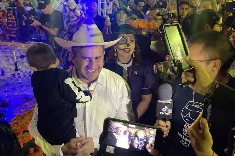 Мексикада шаҳар мэри байрам вақтида отиб ўлдирилди