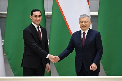 Shavkat Mirziyoyev Turkmaniston prezidenti bilan muzokaralar oʻtkazdi