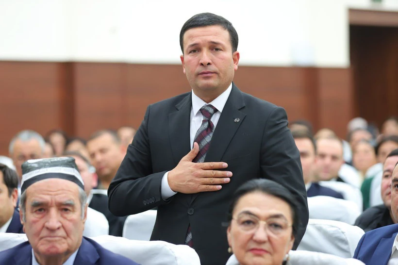 Элмурод Пўлатов Паркент тумани ҳокими этиб тайинланди