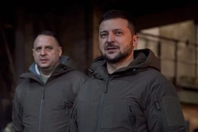 Ukraina prezidenti devoni rahbarining uyida tintuv oʻtkazildi