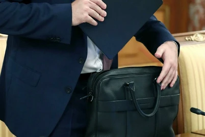 Sirdaryoda davlat tili boʻyicha kamchiliklar sabab bir hokim maslahatchisi ishdan olindi