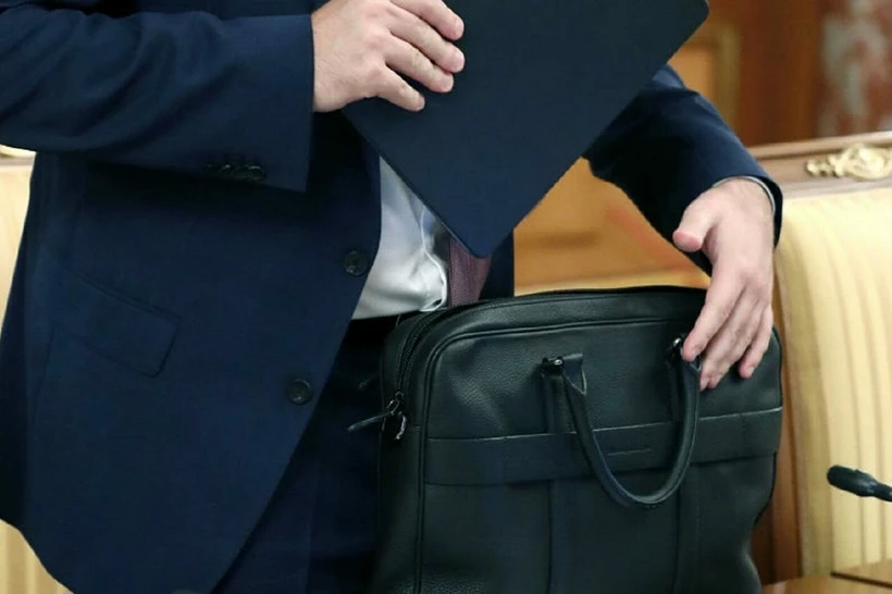 Sirdaryoda davlat tili boʻyicha kamchiliklar sabab bir hokim maslahatchisi ishdan olindi