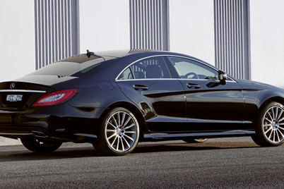 “Mercedes-Benz” автомобилларини қисмлаб олиб кириб, қайта йиққан шахсларга ҳукм ўқилди