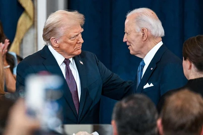 Трамп Байден электрон имзо билан тасдиқлаган барча афв ҳужжатларини бекор қилмоқчи