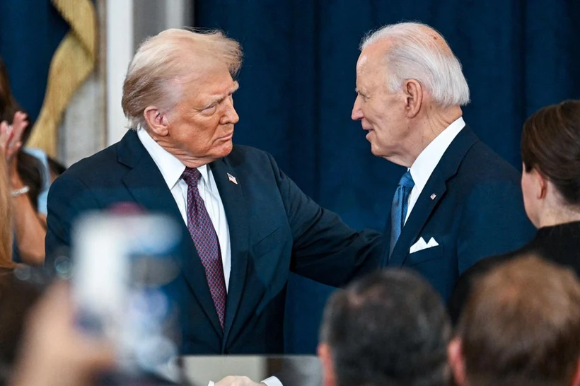 Трамп Байден электрон имзо билан тасдиқлаган барча афв ҳужжатларини бекор қилмоқчи