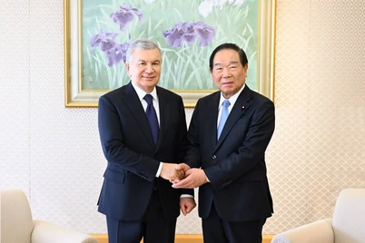 Президент Токиода япониялик сиёсатчилар билан учрашди