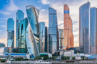 ОАВ: ҳукумат Россия темир йўлларига “Moscow Towers”ни сотишни буюрди