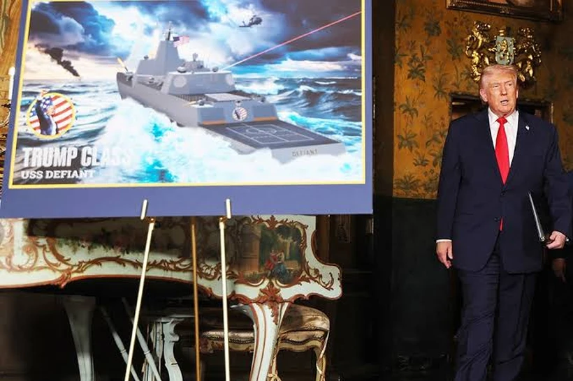 АҚШда Трамп шарафига номланадиган ҳарбий кемалар ишлаб чиқилади