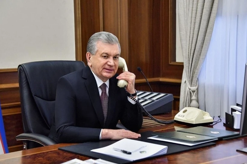 Шавкат Мирзиёев Нурсултон Назарбоев ва Гурбангули Бердимуҳамедовлар билан суҳбатлашди