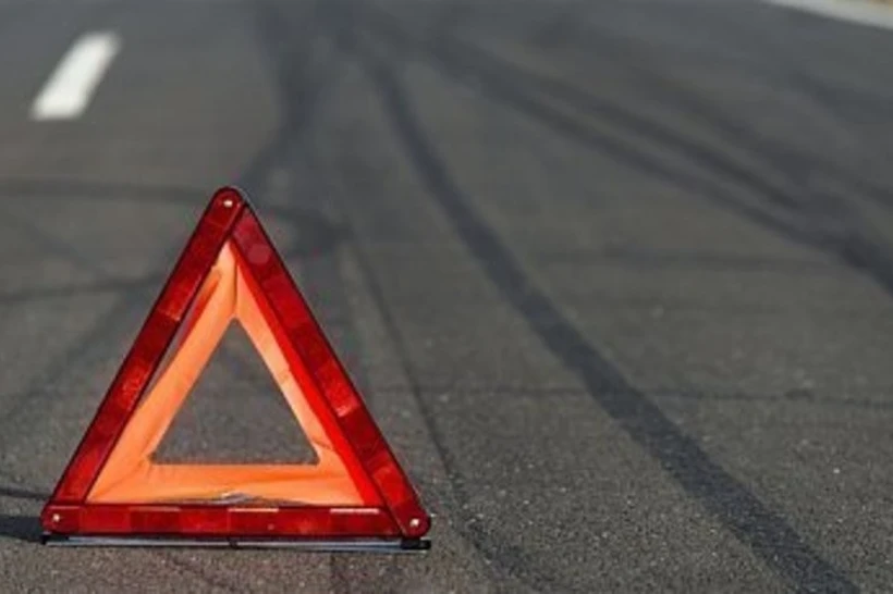 Навоийда автобус ЙТҲга учради: икки киши ҳалок бўлди