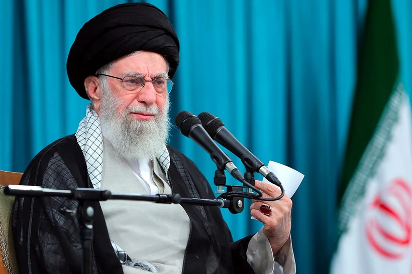 ОАВ: намойишлар бостирилмаса Эрон раҳбари Москвага қочади