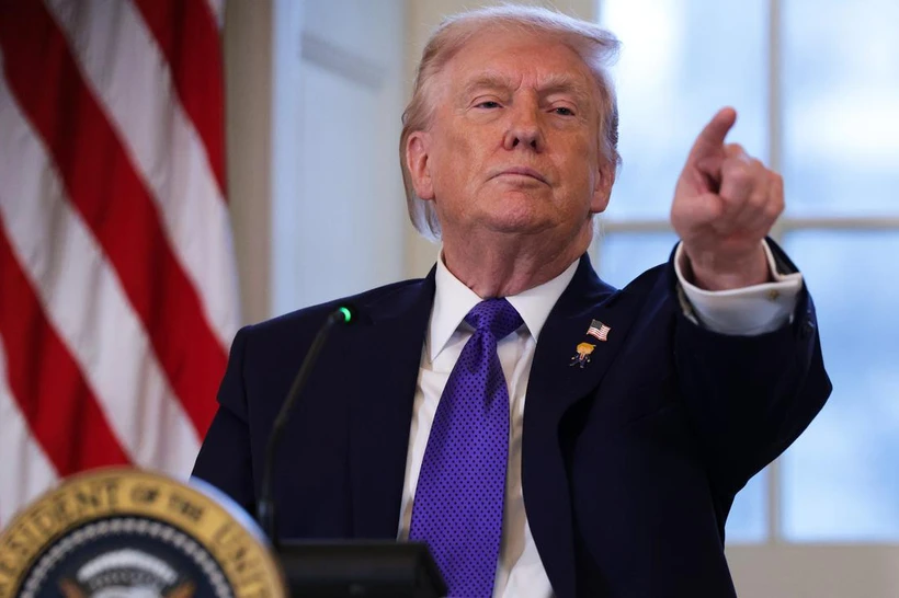 Трамп Эрон билан савдо қилувчи давлатларга бож жорий этди