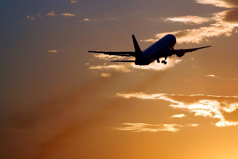 Eron havo hududi yopilishi oqibatida ayrim samolyotlar ortga qaytdi