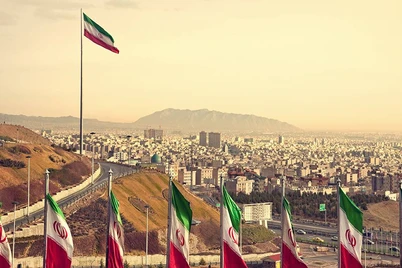 Эрон ҳаво ҳудуди парвозлар учун очилди