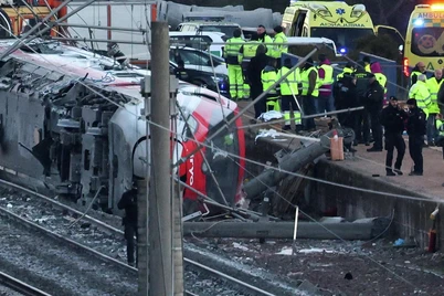 Испанияда уч кунлик мотам эълон қилинди