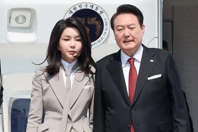 Жанубий Корея собиқ биринчи хоними 20 ойлик қамоққа ҳукм этилди