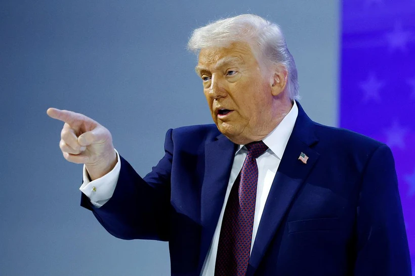 Трамп Буюк Британиянинг Хитой билан яқинлашувига кескин муносабат билдирди