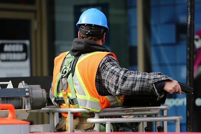 Rossiyada muhojirlarni ishdan boʻshatish boʻyicha yangi tartiblar kuchga kiradi