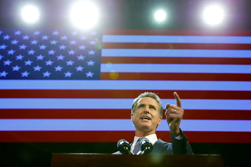 "Bir koʻz bilan uxlang": Kaliforniya gubernatori Daniyani hushyorlikka chaqirdi