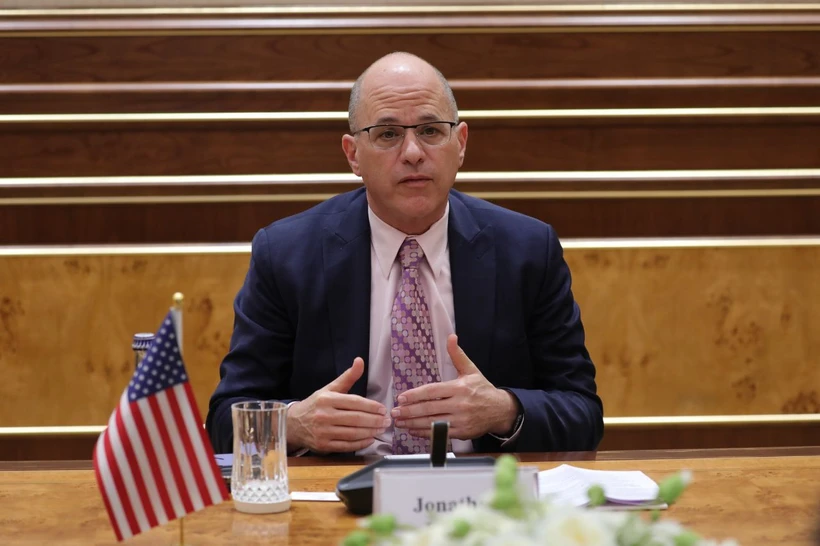 АҚШ элчиси ноқонуний миграцияга қарши курашда Ўзбекистонга миннатдорчилик билдирди