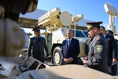 Шавкат Мирзиёев Сурхондарёдаги ҳарбий қисмга борди