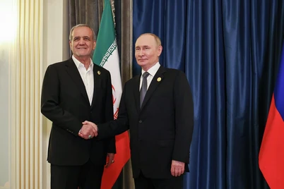 Путин Эрон президенти билан телефон мулоқоти ўтказди