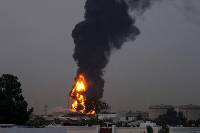 Уруш давом этади: БАА ҳаво ҳудудини ёпди, Ливанда қурбонлар сони мингга яқинлашди