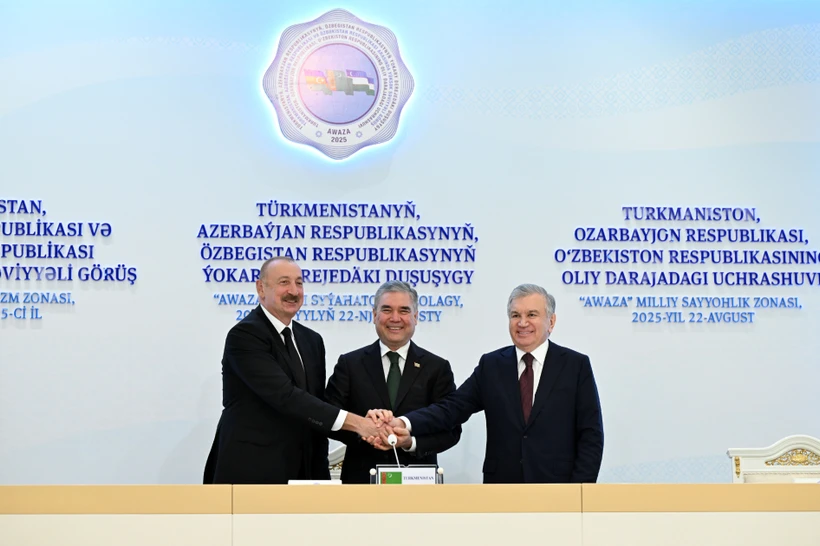 Шавкат Мирзиёев Илҳом Алиев ва Гурбангули Бердимуҳамедов билан мулоқот ўтказди