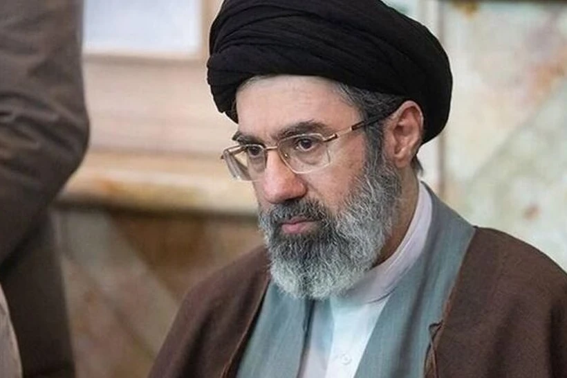 Manba: Eron oliy rahbari AQSh bilan muzokaralarga rozilik berdi