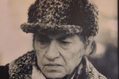 Бойсундаги "Ёшлар боғи"га ёзувчи Шукур Холмирзаев номи берилди