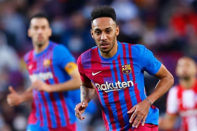 "Barselona" sobiq futbolchisi Oʻzbekistonga kelishdan bosh tortdi