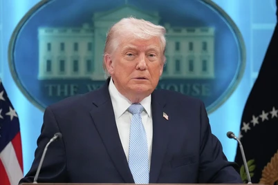 Трамп АҚШ ва Эрон икки ҳафталик сулҳга эришганини айтди