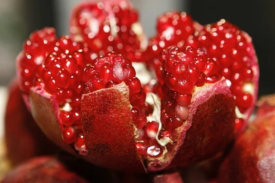 Anor tishlarda kariyes xavfini kamaytirishi maʼlum boʻldi