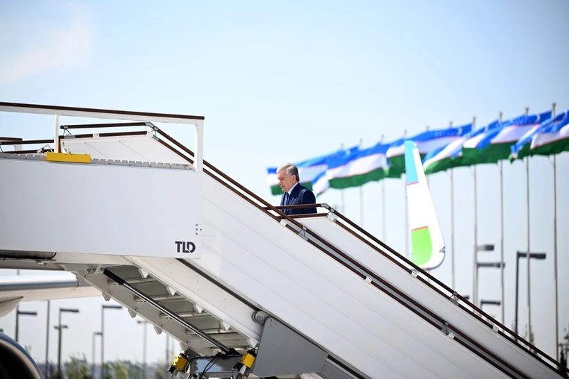 Президент Бухорога жўнаб кетди