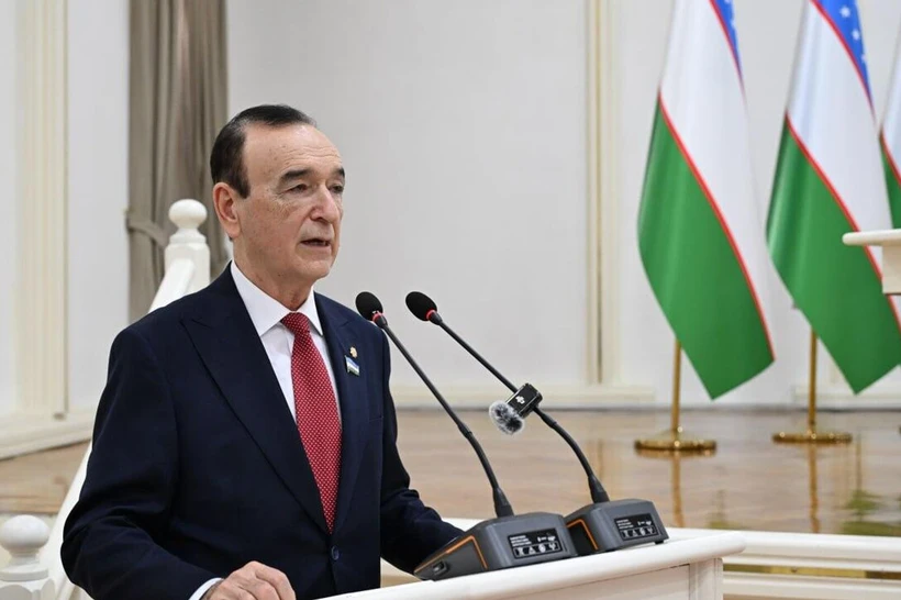 Фанлар академияси президенти мансабдорларнинг тезкор илмий унвон олишини танқид қилди