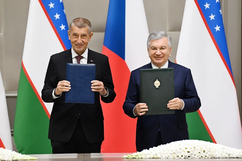 Shavkat Mirziyoyev va Andrey Babish Kengaytirilgan hamkorlik boʻyicha deklaratsiya imzoladilar