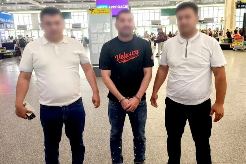 Гиёҳванд моддалар савдосида айбланган шахс АҚШдан Ўзбекистонга депортация қилинди