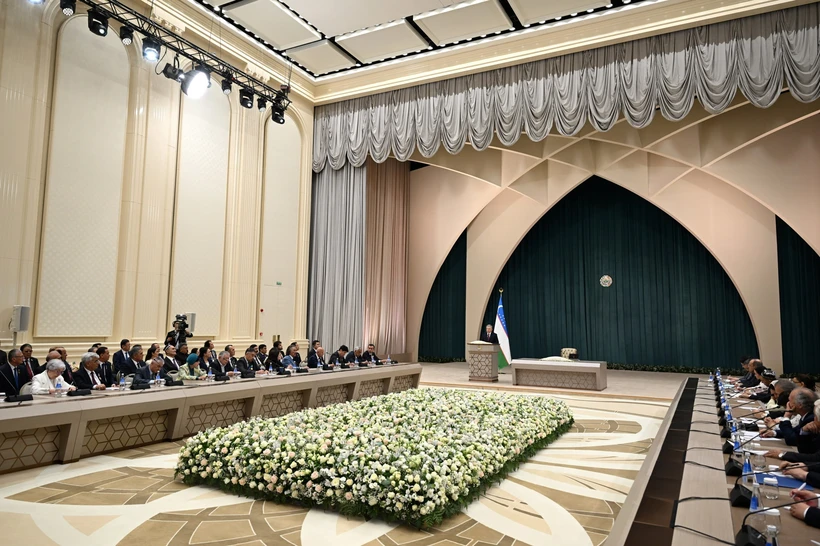 Қатор ижодкорларга бир йил давомида ҳар ой 5 млн сўмдан қалам ҳақи тўланади
