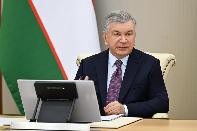 Президент "Uzbekistan Airways"ни трансформация қилиш бўйича тақдимот билан танишди