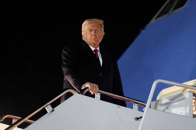 ОАВ: Трамп Анқарадаги саммитни махфий самолётда тарк этган