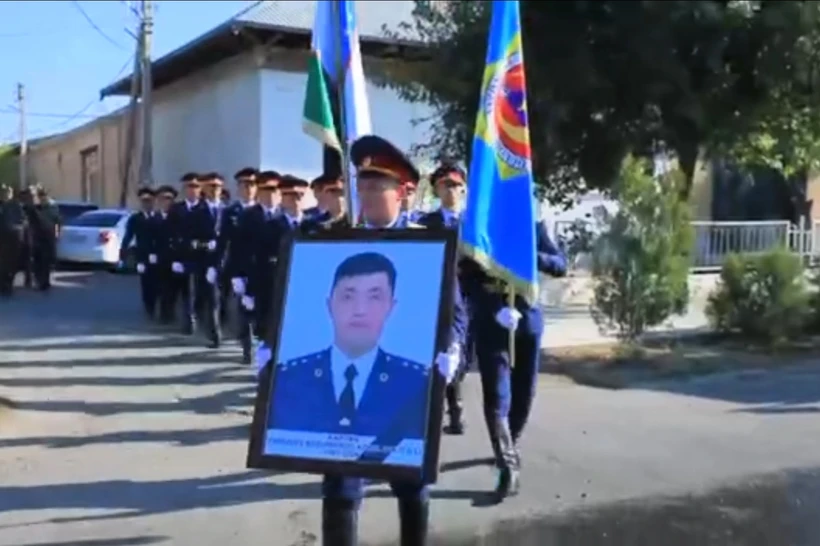 Капитан Бобурмирзо Пардаев сўнгги манзилга кузатилди